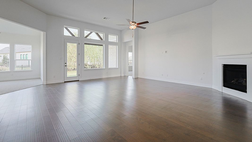 Representative furnished interior of a home built from the Villanova by DRB Homes in Creekhaven, Iowa Colony (Image 7).