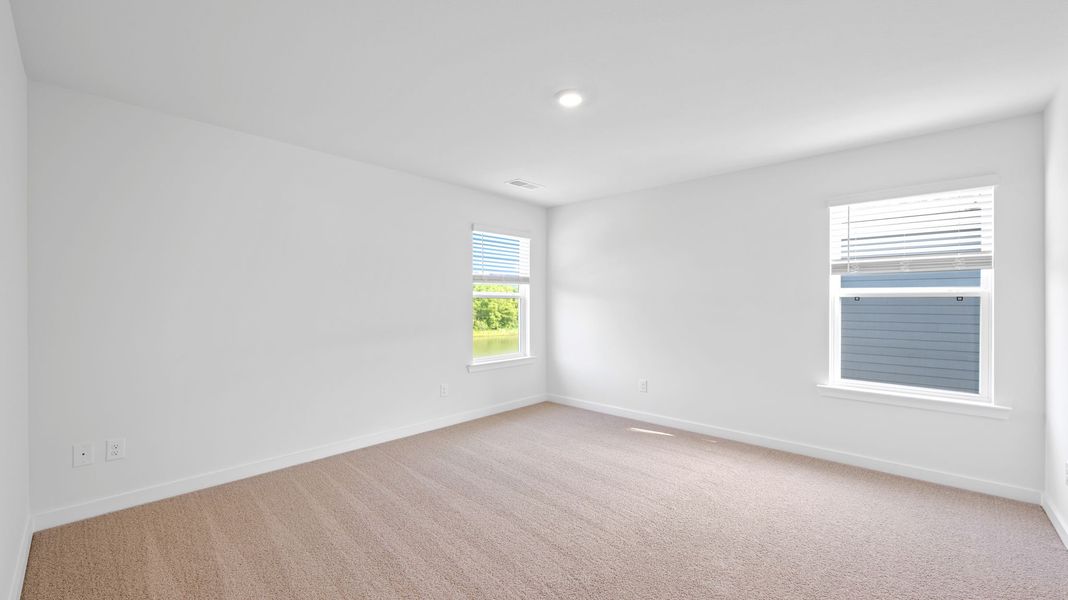 Spacious, unfurnished interior of a new home in The Cove at Thrasher Landing, Hixson (Image 26).