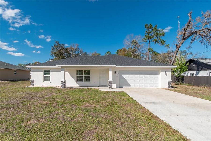 Exterior details and patio area of a home in , Summerfield (Image 16).