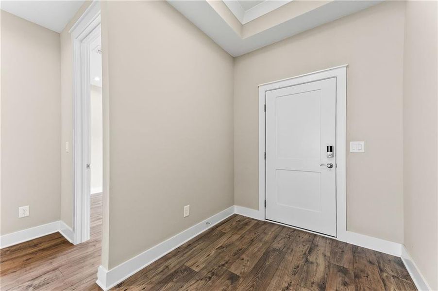 Spacious, unfurnished interior of a new home in The Courtyards by The Manor, Alpharetta (Image 27).