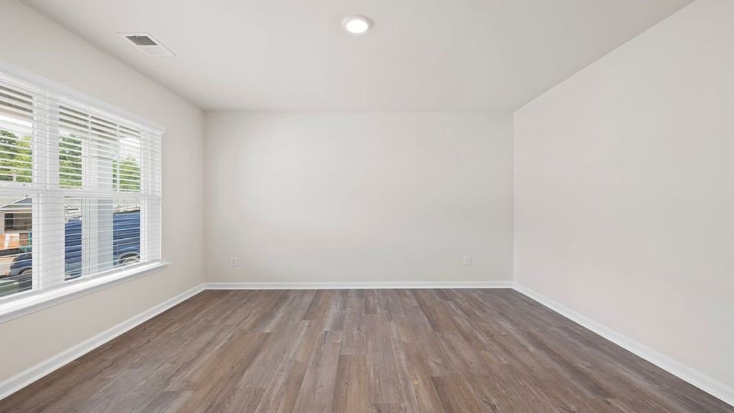 Spacious, unfurnished interior of a new home in Lakestone, Woodruff (Image 15).