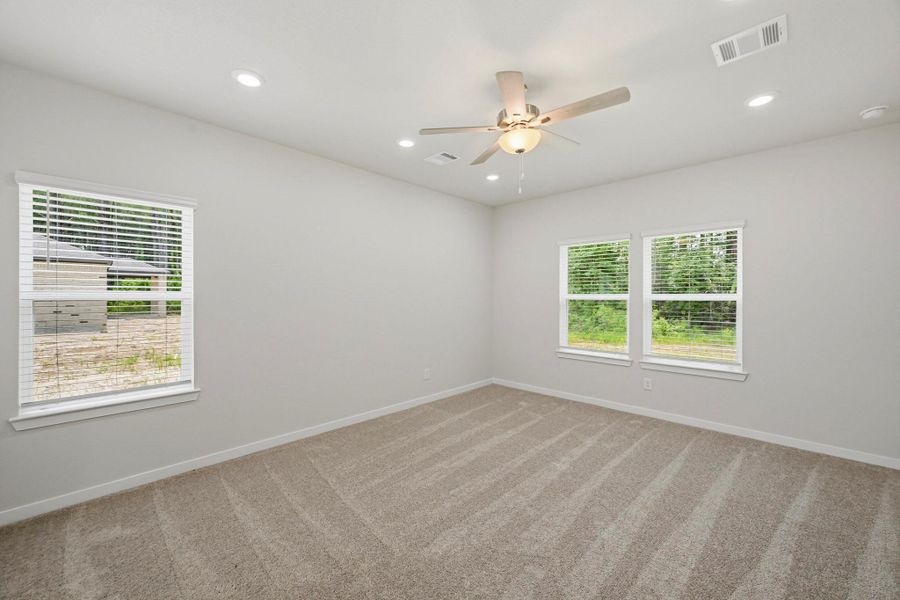 Spacious, unfurnished interior of a new home in Encino Estates, Dayton (Image 16).