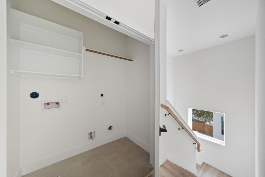 Spacious, unfurnished interior of a new home in Hammerly Blvd, Houston (Image 20). Spacious, unfurnished interior of a new home in Hammerly Blvd, Houston (Image 20).