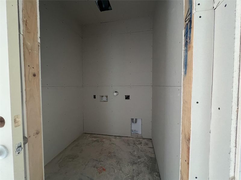 Spacious, unfurnished interior of a new home in Rolling Glen, Hutto (Image 19). Spacious, unfurnished interior of a new home in Rolling Glen, Hutto (Image 19).