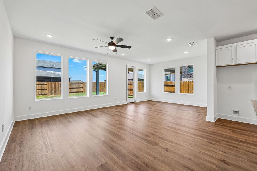 Spacious, unfurnished interior of a new home in Freedom at Anthem, Kyle (Image 17).