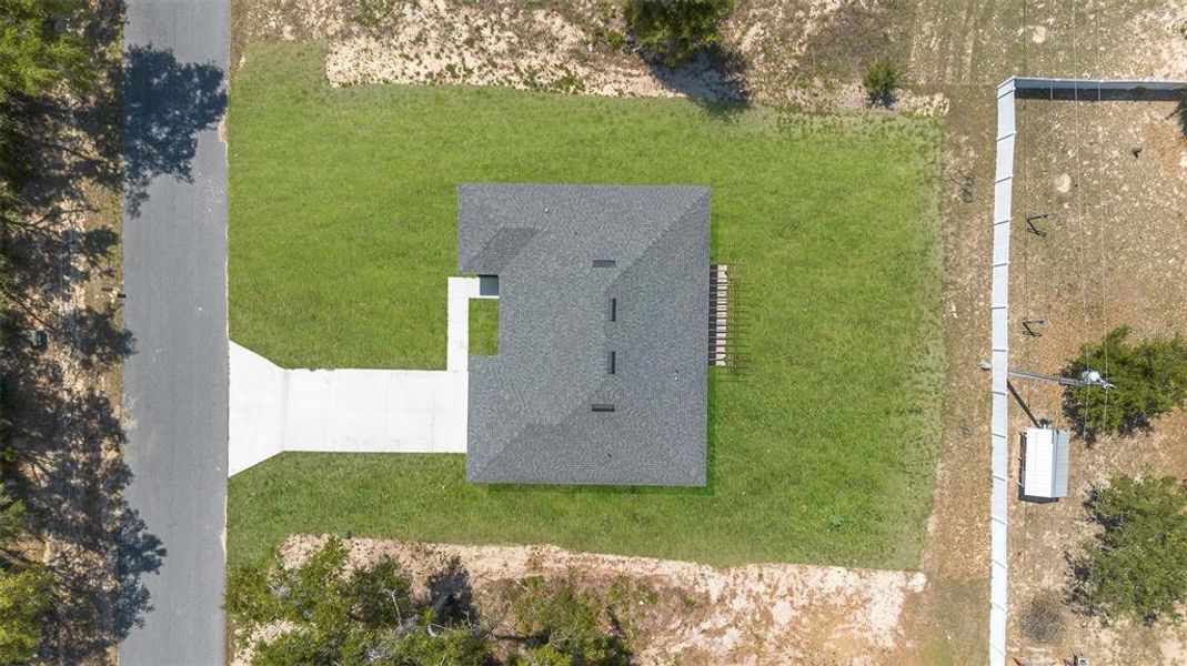 Exterior details and patio area of a home in , Ocala (Image 29).