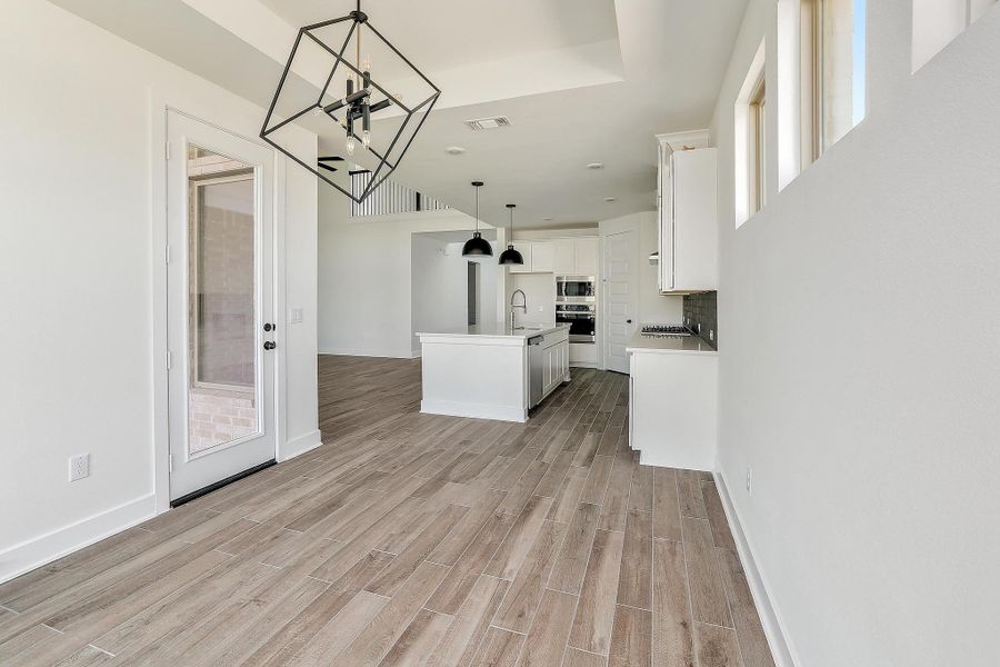 Spacious, unfurnished interior of a new home in Lakeside at Tessera - 50', Lago Vista (Image 14).