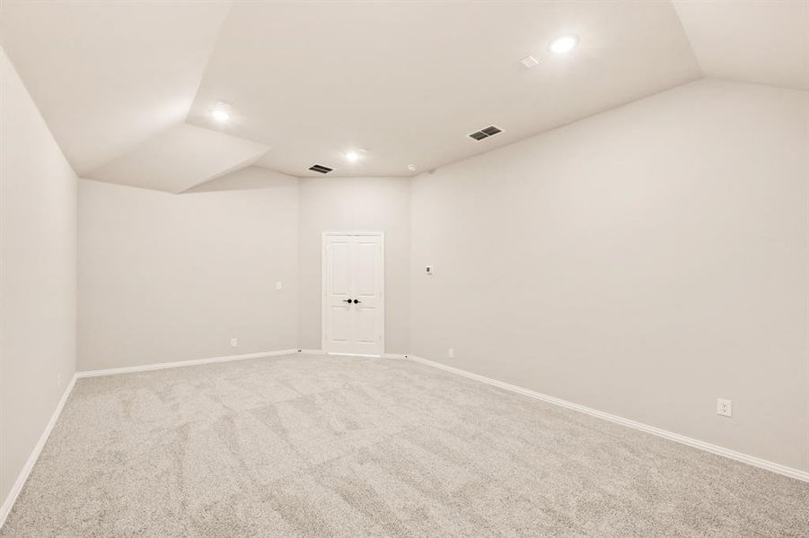 Spacious, unfurnished interior of a new home in Devonshire Classic 60-65, Forney (Image 23). Spacious, unfurnished interior of a new home in Devonshire Classic 60-65, Forney (Image 23).