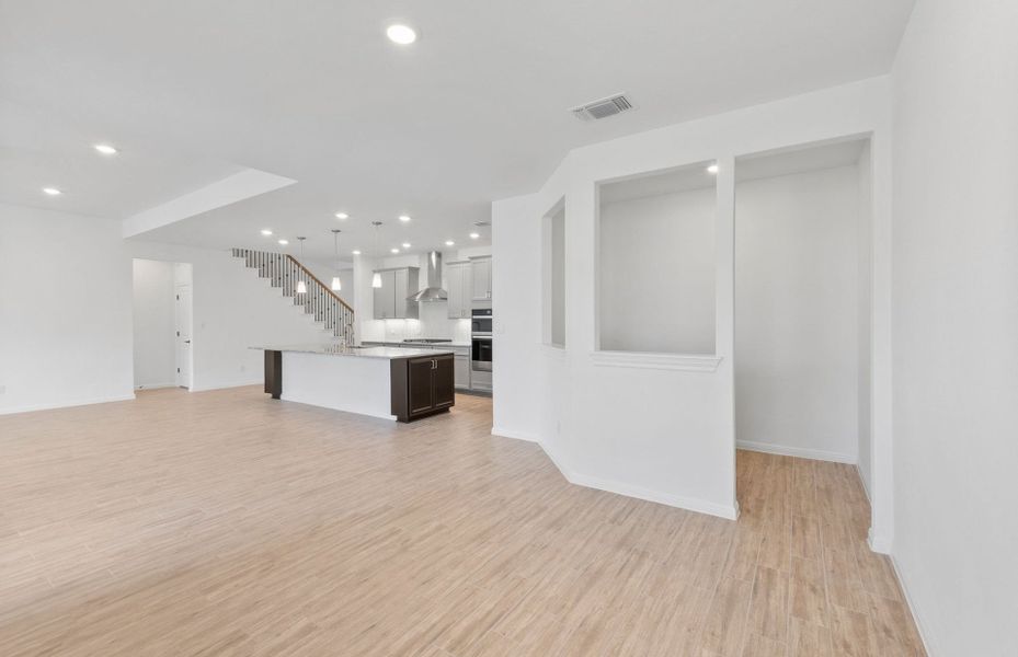 Spacious, unfurnished interior of a new home in Bluffview Reserve, Leander (Image 59).