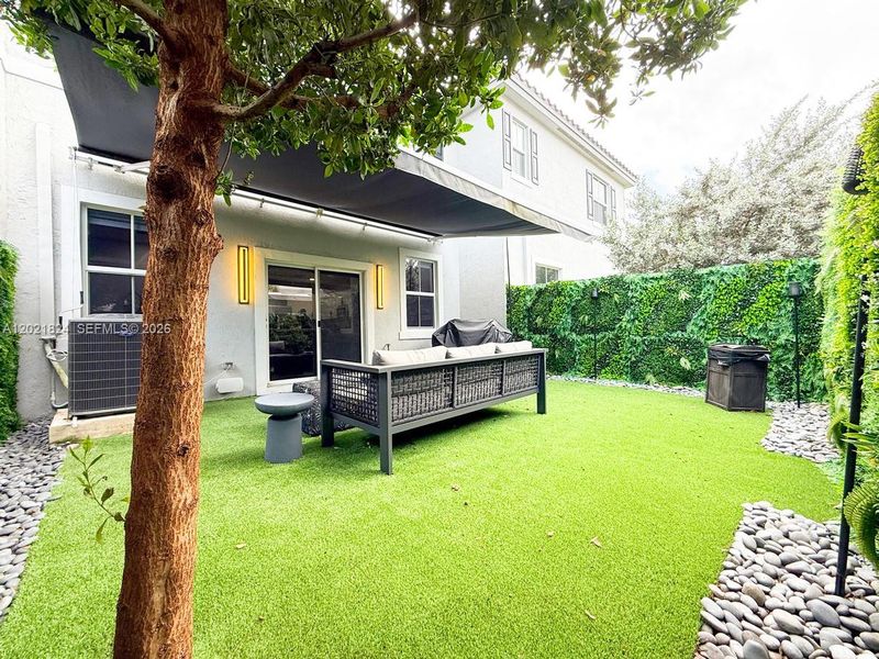 Exterior details and patio area of a home in , Coral Springs (Image 26).