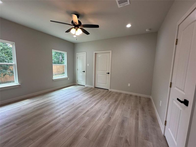 Spacious, unfurnished interior of a new home in , Comanche (Image 5).