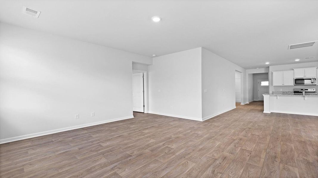 Spacious, unfurnished interior of a new home in Rivers Reach, Yemassee (Image 22).