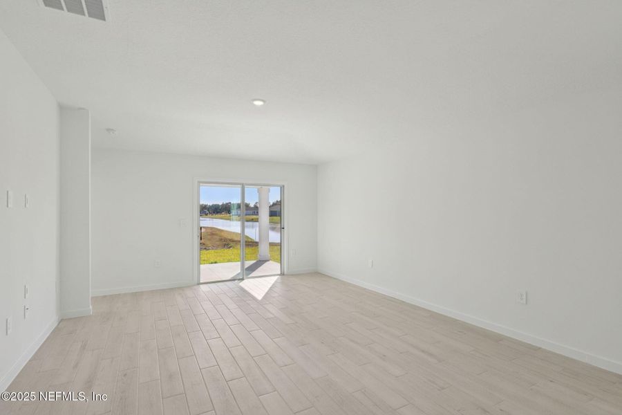 Spacious, unfurnished interior of a new home in Cypress Meadows - Signature Series, Jacksonville (Image 25).