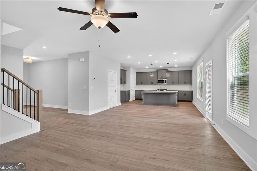 Spacious, unfurnished interior of a new home in The Fairways at Mirror Lake, Villa Rica (Image 54).
