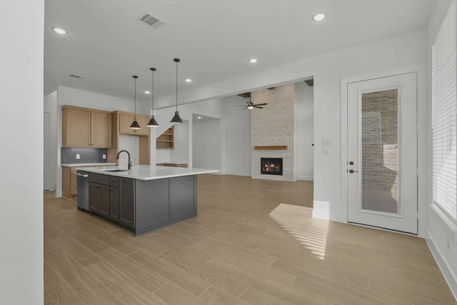 Representative furnished interior of a home built from the Rivercrest by Chesmar Homes in Fulshear Lakes, Fulshear (Image 16).