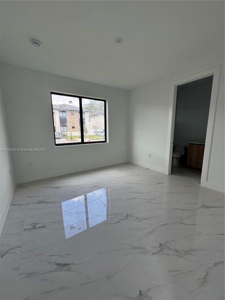 Image 18 of a home in .