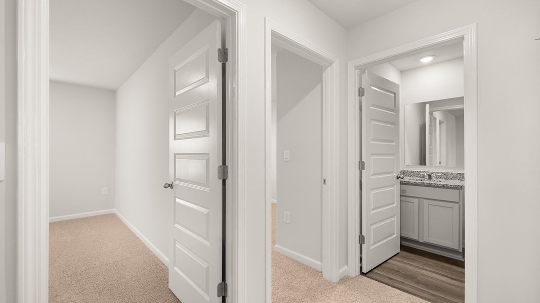 Spacious, unfurnished interior of a new home in Weatherstone, Grovetown (Image 27).