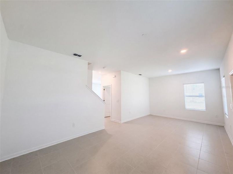 Spacious, unfurnished interior of a new home in , Apopka (Image 19).