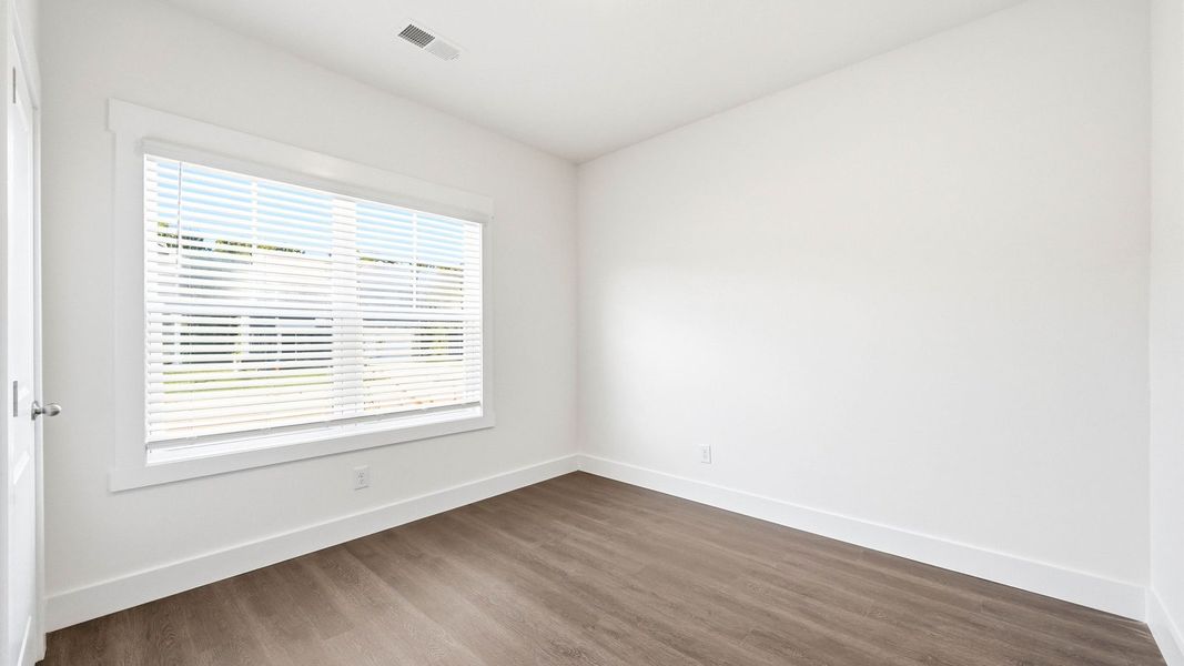 Spacious, unfurnished interior of a new home in Fieldcrest Acres, Blountville (Image 16).