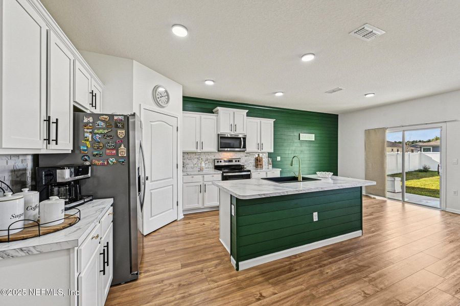 Furnished interior view inside a new home in Cross Creek Express, Green Cove Springs (Image 37). Furnished interior view inside a new home in Cross Creek Express, Green Cove Springs (Image 37).