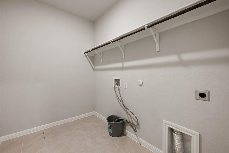 Spacious, unfurnished interior of a new home in Anthem, Kyle (Image 26). Spacious, unfurnished interior of a new home in Anthem, Kyle (Image 26).