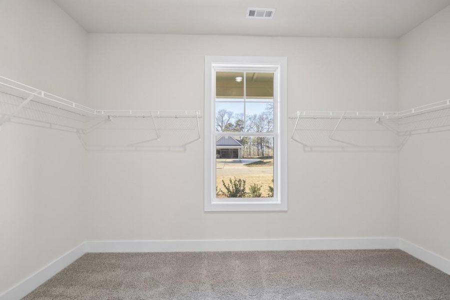 Spacious, unfurnished interior of a new home in , Hartwell (Image 33).