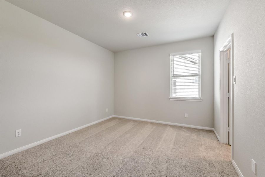 Spacious, unfurnished interior of a new home in Anderson Lakes, Houston (Image 36). Spacious, unfurnished interior of a new home in Anderson Lakes, Houston (Image 36).