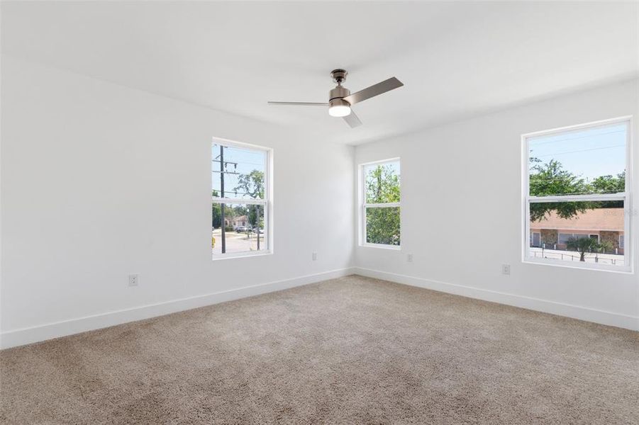Spacious, unfurnished interior of a new home in , St. Petersburg (Image 31).