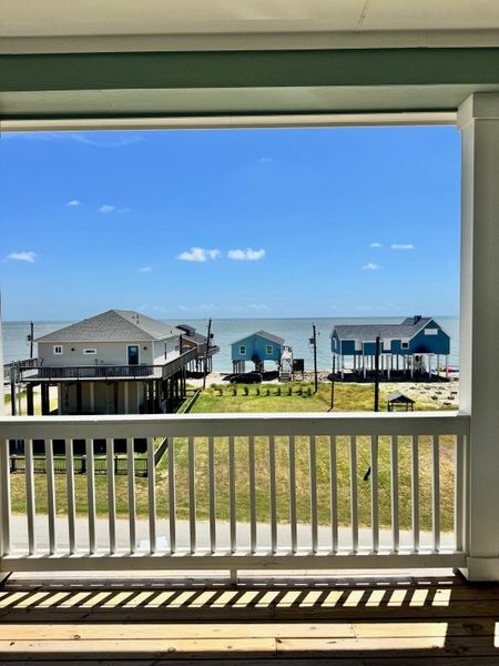 Exterior details and patio area of a home in , Freeport (Image 3).