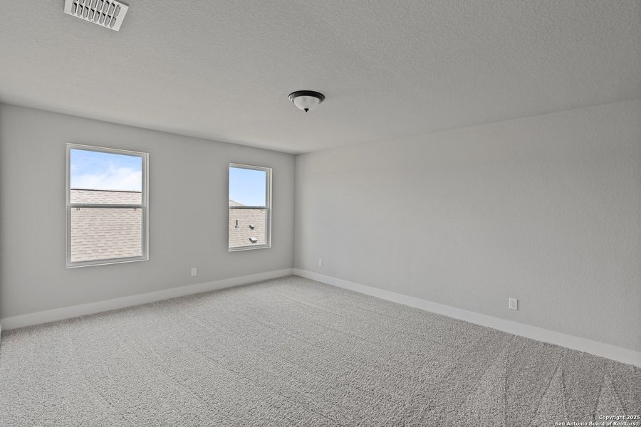 Spacious, unfurnished interior of a new home in Skybrooke, San Antonio (Image 21). Spacious, unfurnished interior of a new home in Skybrooke, San Antonio (Image 21).