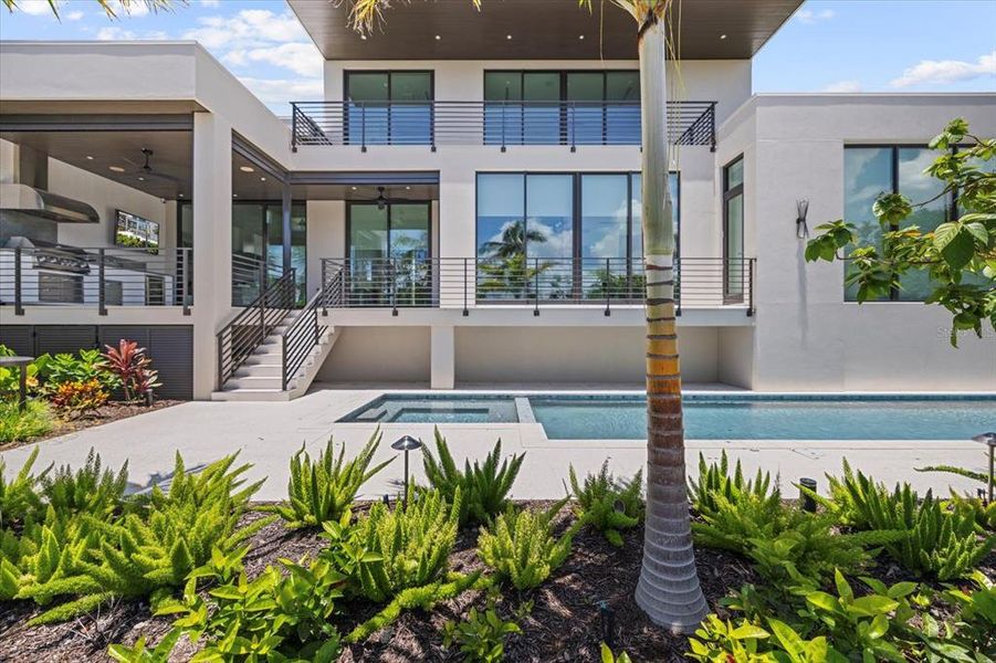 Exterior details and patio area of a home in , Longboat Key (Image 33).