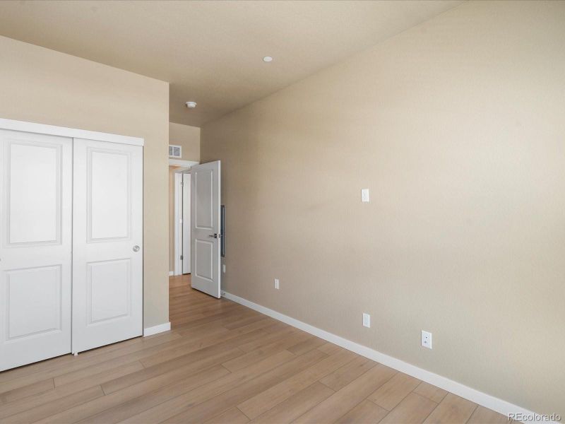 Spacious, unfurnished interior of a new home in Gateway Commons, Denver (Image 17).