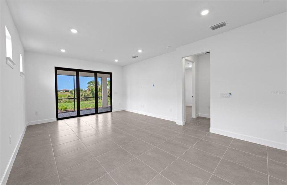 Spacious, unfurnished interior of a new home in Talon Preserve on Palmer Ranch, Nokomis (Image 19).