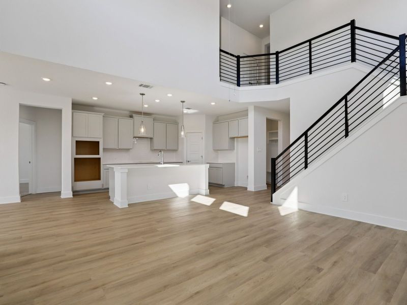 Spacious, unfurnished interior of a new home in Arcadia Ridge - Classic Series, San Antonio (Image 15).
