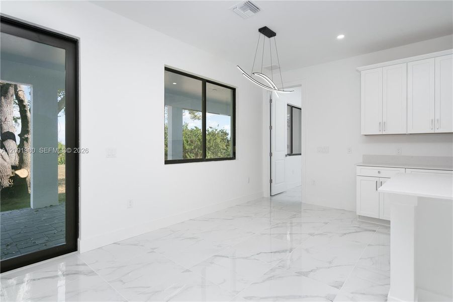 Spacious, unfurnished interior of a new home in , Lehigh Acres (Image 25).