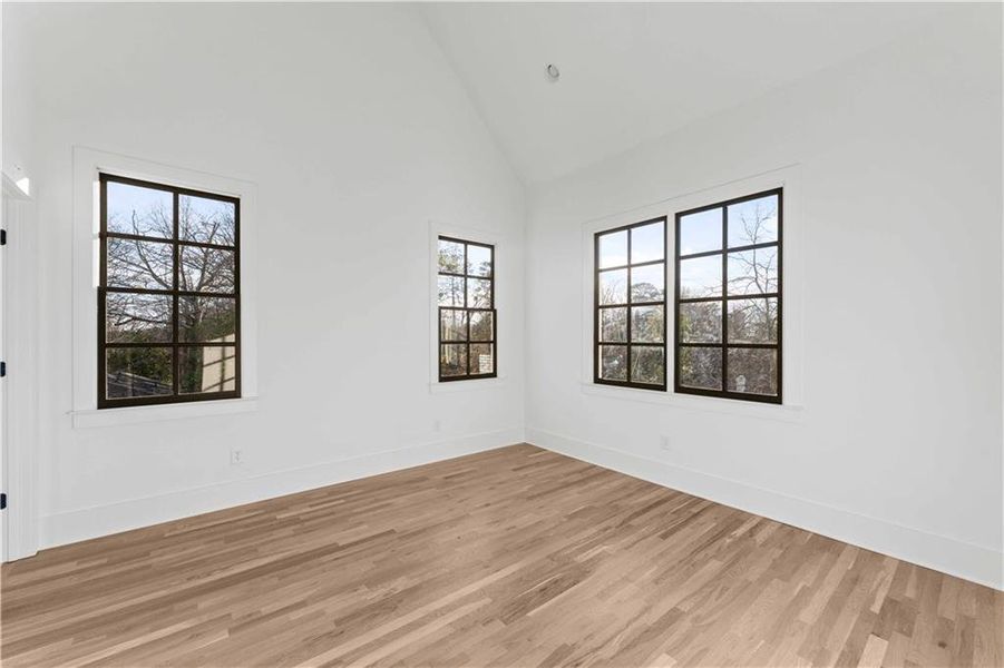 Spacious, unfurnished interior of a new home in , Atlanta (Image 25).