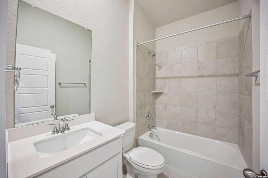 Furnished interior view inside a new home in Sagebrooke - Classic Series, San Antonio (Image 7).