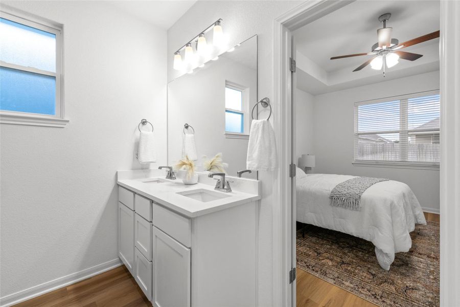 Furnished interior view inside a new home in , Temple (Image 14).