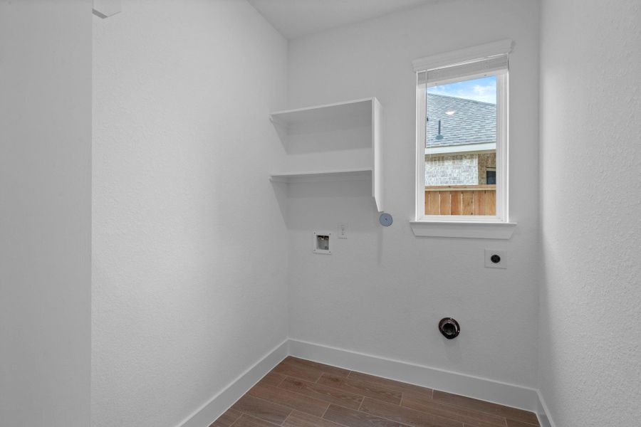 Spacious, unfurnished interior of a new home in Emory Glen, Magnolia (Image 15).