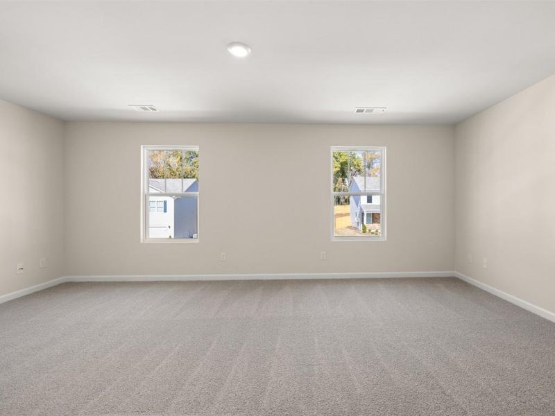 Spacious, unfurnished interior of a new home in Oaks at Cedar Grove, Fairburn (Image 8).