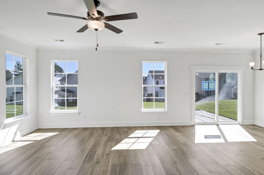 Spacious, unfurnished interior of a new home in Ashton Lakes, Lexington (Image 25).
