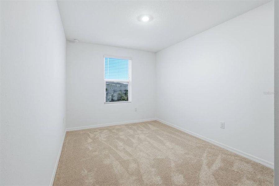 Spacious, unfurnished interior of a new home in , Sarasota (Image 16).