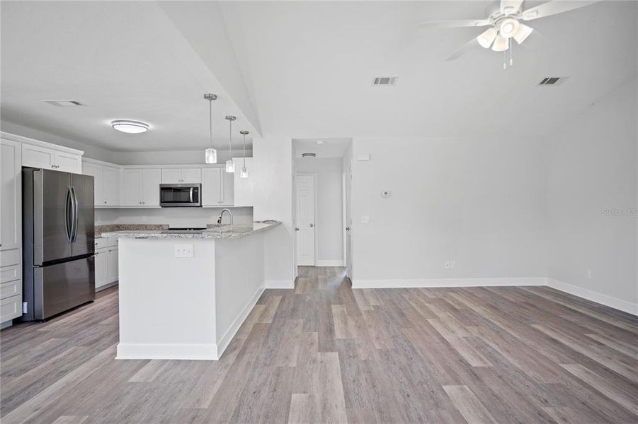 Spacious, unfurnished interior of a new home in , Blountstown (Image 25).