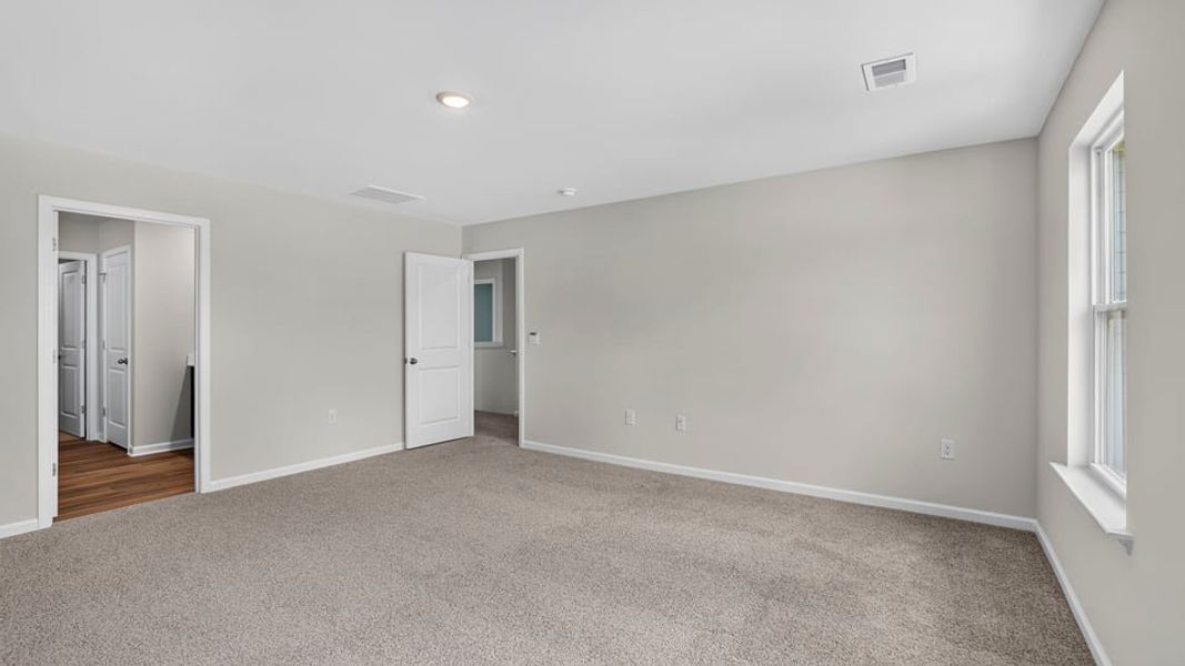 Spacious, unfurnished interior of a new home in Lakestone, Woodruff (Image 35). Spacious, unfurnished interior of a new home in Lakestone, Woodruff (Image 35).