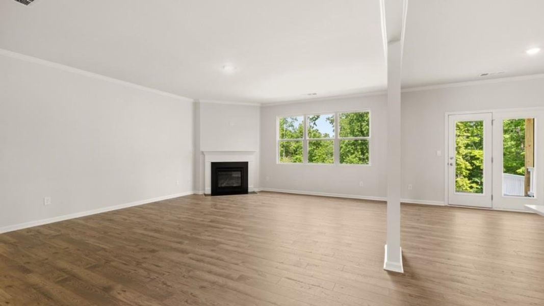 Spacious, unfurnished interior of a new home in Falcon Landing, Gainesville (Image 28).