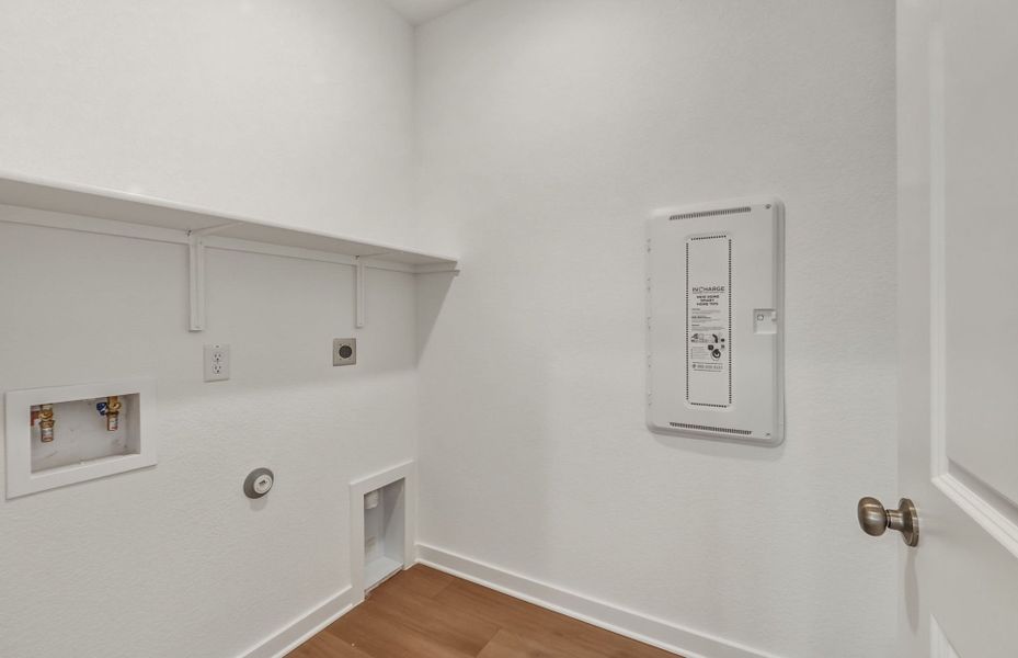 Spacious, unfurnished interior of a new home in County View, Temple (Image 35).