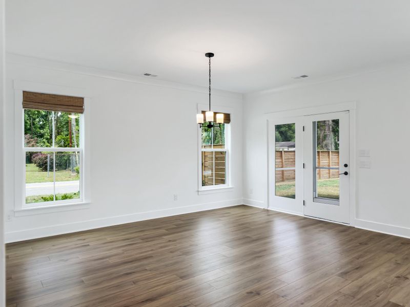 Spacious, unfurnished interior of a new home in Pineland Village, Summerville (Image 14).
