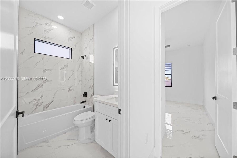 Furnished interior view inside a new home in , Cape Coral (Image 15).