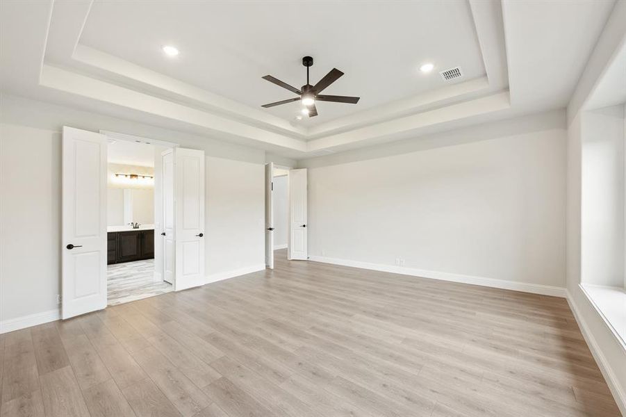 Spacious, unfurnished interior of a new home in Timberbrook, Justin (Image 24). Spacious, unfurnished interior of a new home in Timberbrook, Justin (Image 24).