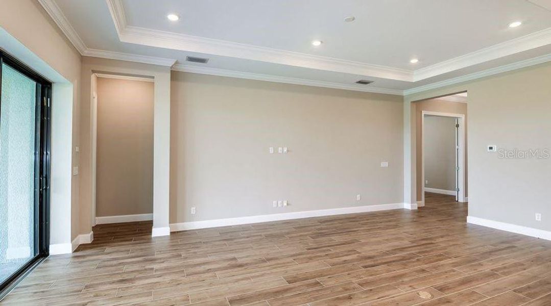Spacious, unfurnished interior of a new home in Esplanade at Westview, Kissimmee (Image 10). Spacious, unfurnished interior of a new home in Esplanade at Westview, Kissimmee (Image 10).